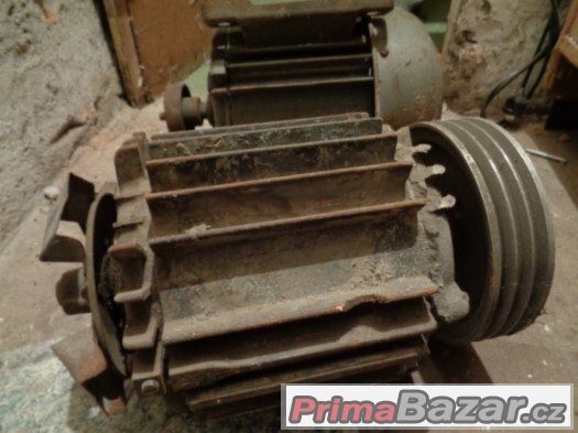 2 X MOTOR, MOTORY – fotografie 5