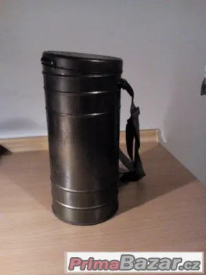 Prodám kovové pouzdro na plynovou masku