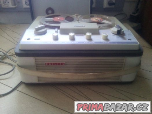 Starý radiomagnetofon philips – fotografie 2