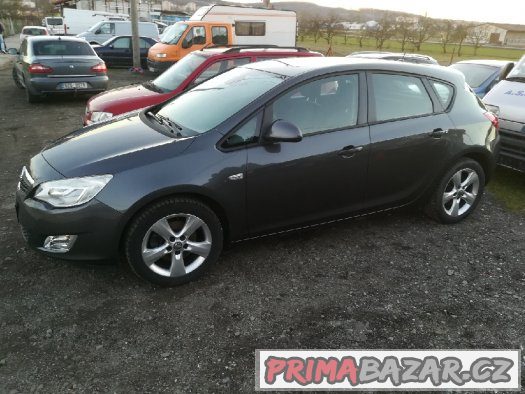 Opel Astra J, 1.7Cdti 81kw R.V.2010 Serviska – fotografie 2