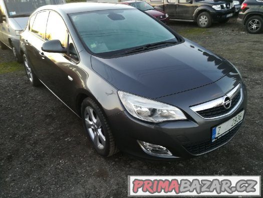 Opel Astra J, 1.7Cdti 81kw R.V.2010 Serviska – fotografie 3