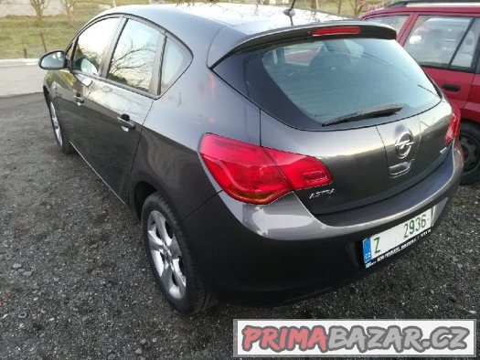 Opel Astra J, 1.7Cdti 81kw R.V.2010 Serviska – fotografie 5