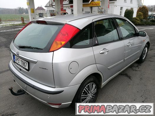 FORD FOCUS 1,6 16V GHIA.5DV.TAŽNÉ.KLIMA.2002 – fotografie 3