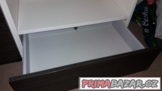 Stolek pod TV – fotografie 2