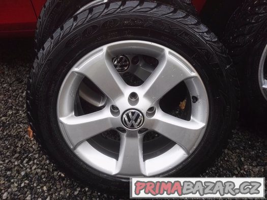 alu kola VW vw 205/55R16 -originál-pneu zimní good year – fotografie 5