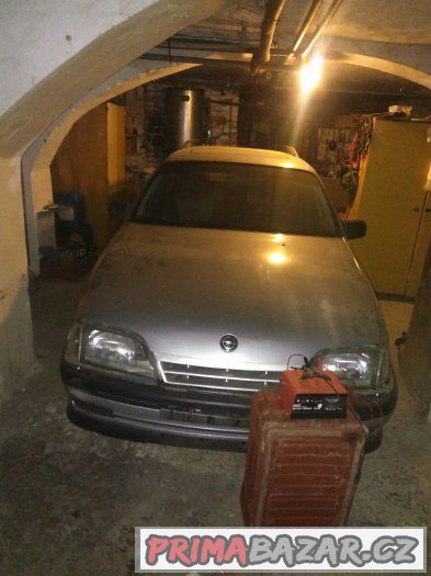 Opel Omega A Caravan,2.0i,85kW – fotografie 1