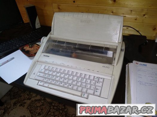 Elektrický psací stroj – fotografie 1