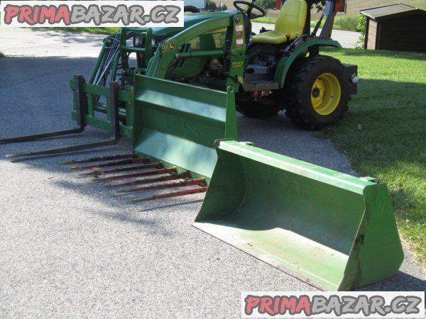 John Deere 2320 traktor s příslušenstvím – fotografie 4