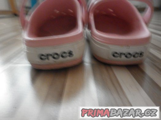dívcí ružové pantofle Crocs – fotografie 1