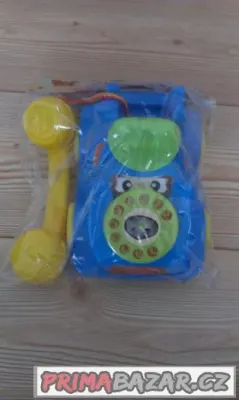 Nový plastový tahací telefon pejsek