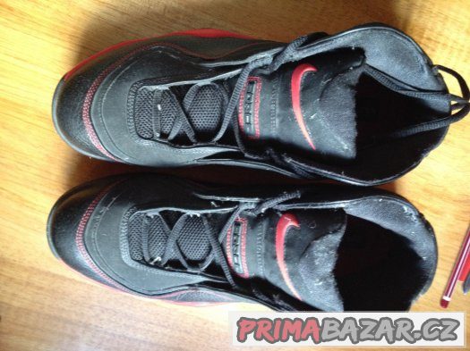 NIKE basket černočervené – fotografie 1