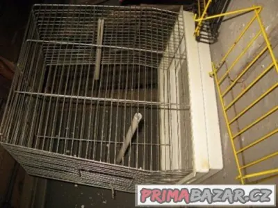starší ptačí klec sv bidýlky, bílá, úzké rozeč drátůár