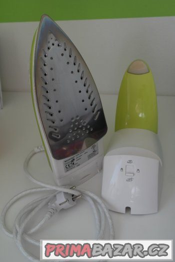 BEZKABELOVÁ NAPAŘOVACÍ ŽEHLIČKA 2000 W – fotografie 2