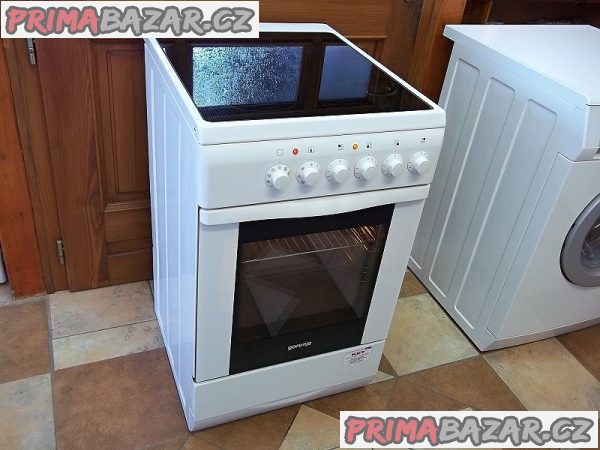 Sporák sklokeramický GORENJE šíře 50 cm horkovzduch