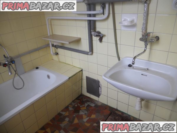 Pronajmu byt v rod.domku – fotografie 6