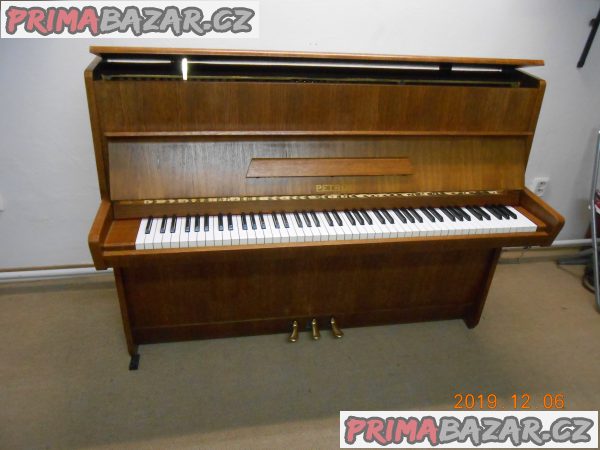 Pianino zn.Petrof -106 – fotografie 1