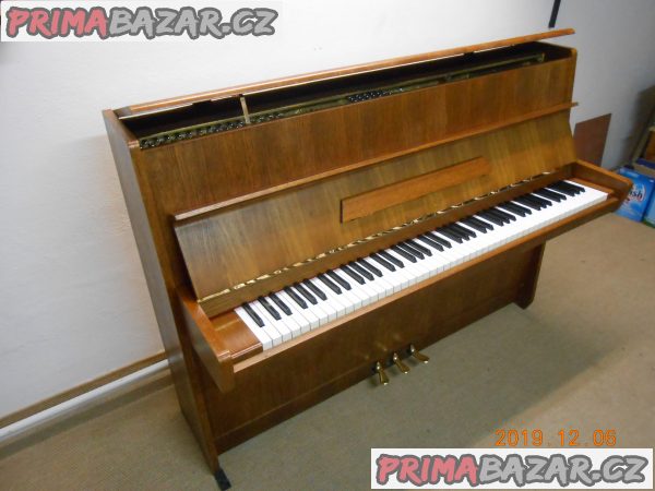 Pianino zn.Petrof -106 – fotografie 2