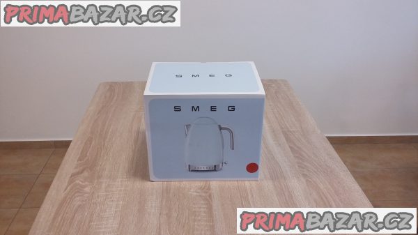 Rychlovarná konvice SMEG červená – fotografie 6