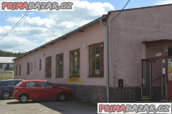 Prodej domu s hostincem, prodejnou a 2 byty – fotografie 1