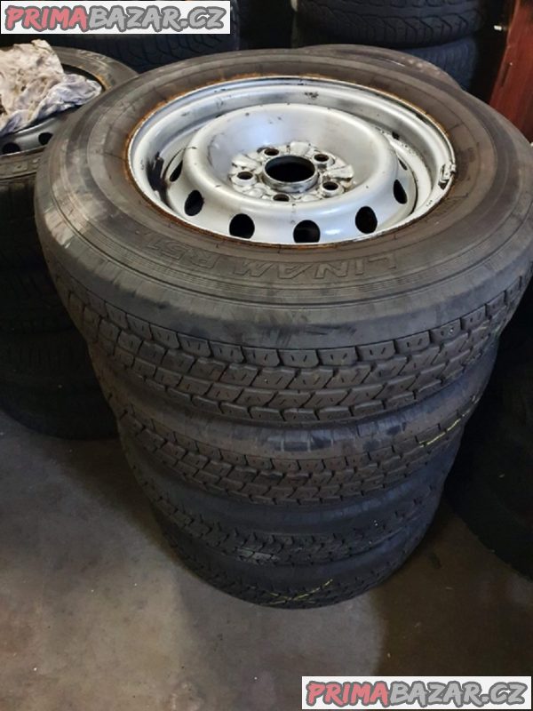 Plechove disky orig. Hyundai H1 5x120 6jx15 et40 cislo dilu 52910-4A700 pneu zimní falken 205/70 r15C 106/104R 98% vzorek cena je za všechny 4 disky i