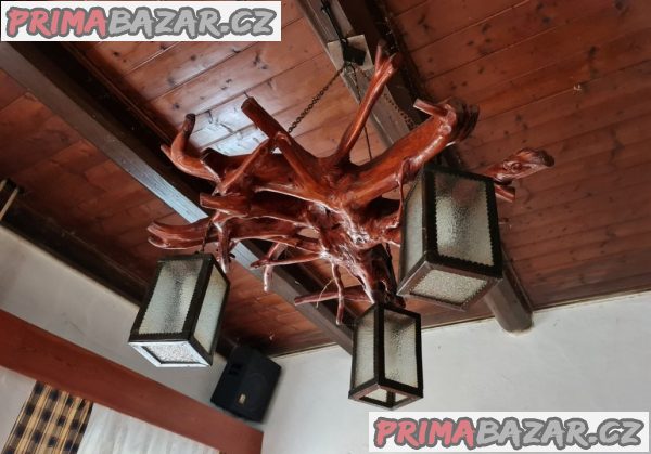 Naprosto unikátní originální dřevěný lustr kořen za