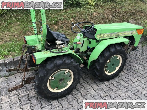 Malotraktor Ferrari 9F5/3F3 + příslušenství – fotografie 1
