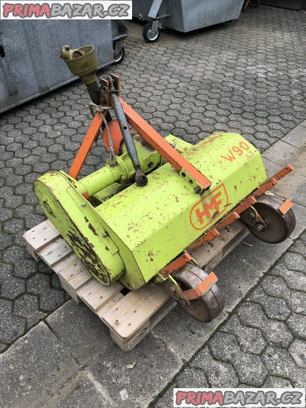 Malotraktor Ferrari 9F5/3F3 + příslušenství – fotografie 4