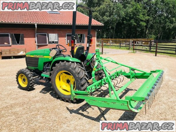 Traktor John Deere 4HST/ 300 – fotografie 3