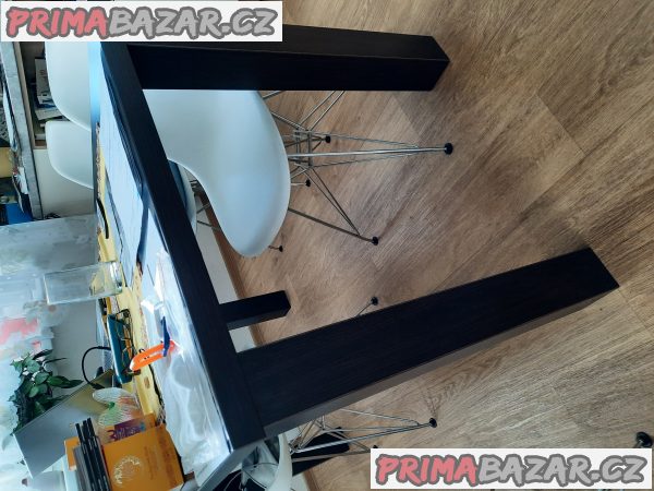 masívní stůl tmavě hnědý – fotografie 3