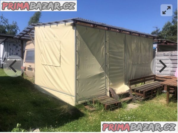 OBYTNÝ KARAVAN + dřevěná bouda – fotografie 2