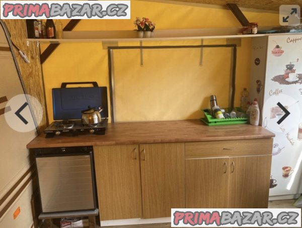 OBYTNÝ KARAVAN + dřevěná bouda – fotografie 3