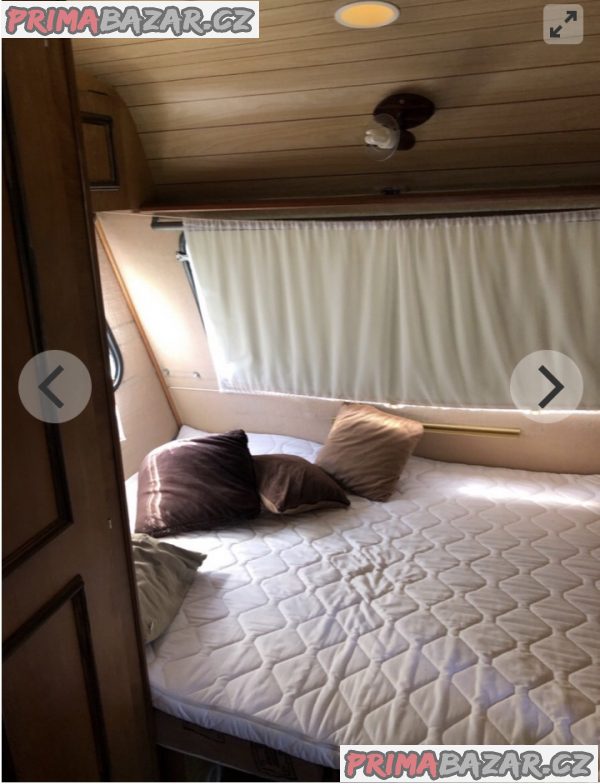 OBYTNÝ KARAVAN + dřevěná bouda – fotografie 7