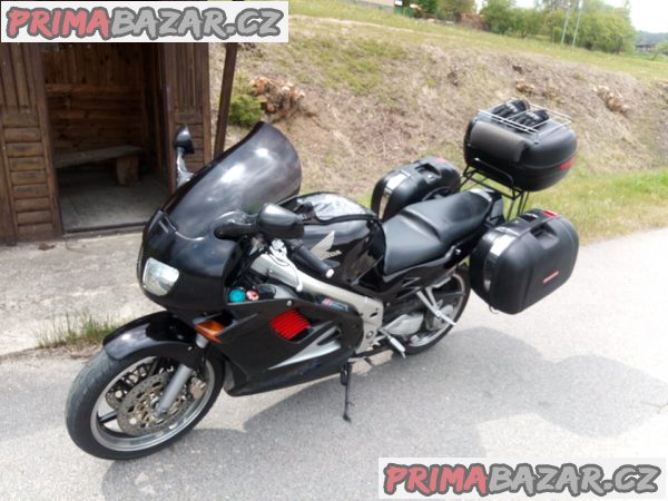 Honda VFR 750 rc36 – fotografie 1