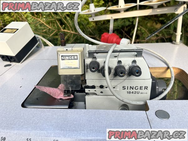 Šicí stroj Singer – fotografie 1