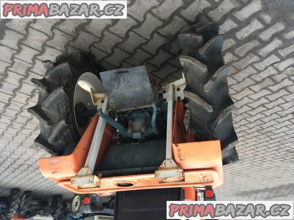 traktor kubota 4x4, kubota B1702DT, výkon 17 Hp – fotografie 5