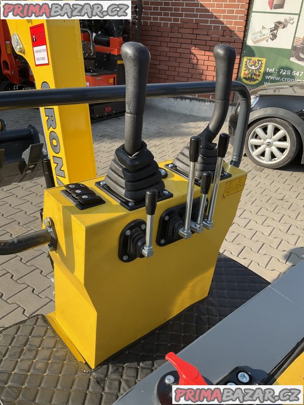 Bagr CSE10, 1000 kg, mimoosý, diesel – fotografie 7