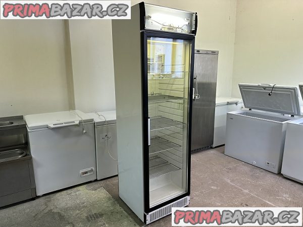 282 Prosklená lednice chladnice vitrína HELKAMA C4G – fotografie 1