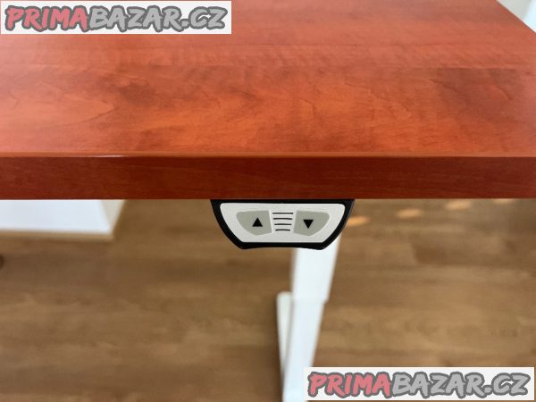 Elektrický výškově nastavitelný stůl – fotografie 3