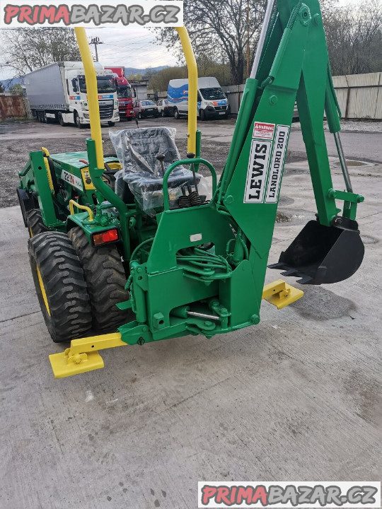 Malotraktor s čelním nakladačem 4x4 Ferrari W22-3-3W – fotografie 3