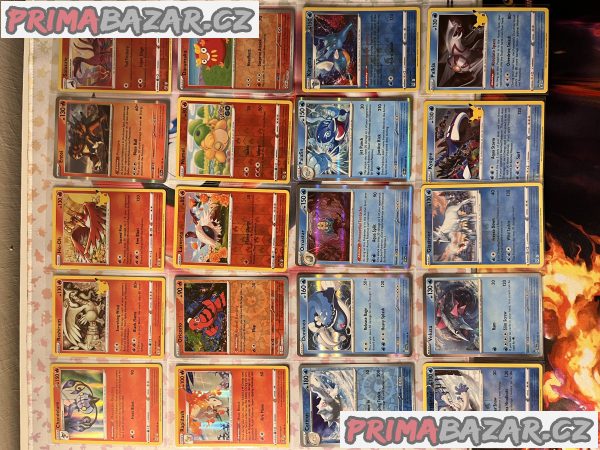 Lesklé Pokémon karty - Holo a Reverse holo – fotografie 1