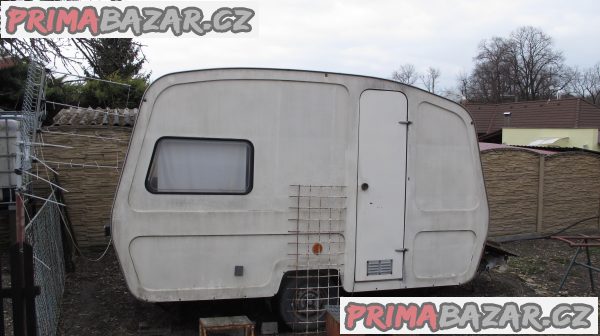 Karavan s TP před opravou, nebo na zahradu. – fotografie 2