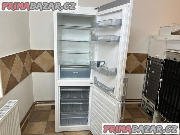 719 Lednice kombinovaná BAUKNECHT A+ (WHIRLPOOL) – fotografie 2