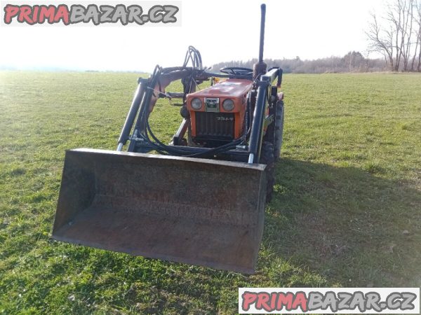 Malotraktor s Nakladacem Kubota BB7-01D – fotografie 3
