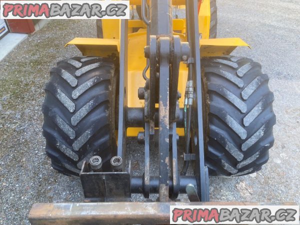 Nakladač JCB 3-4O3 + příslušenství – fotografie 3