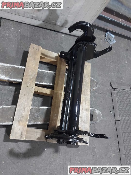 Predám adaptér New Holland na upínanie Manitou PZ – fotografie 4