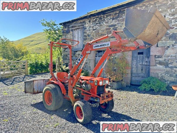 Traktor Kubota B7-IOO 4WD s příslušenstvím – fotografie 1