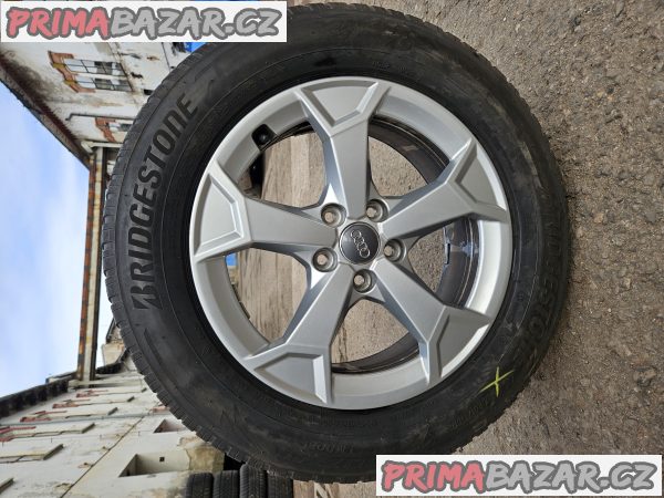Zimní ALU kola R17 – Audi Q3 / Škoda Kodiaq – Bridgestone 215/65 R17  Prodám kompletní sadu zimních ALU kol s pneumatikami:  Disky: originální ALU dis – fotografie 2
