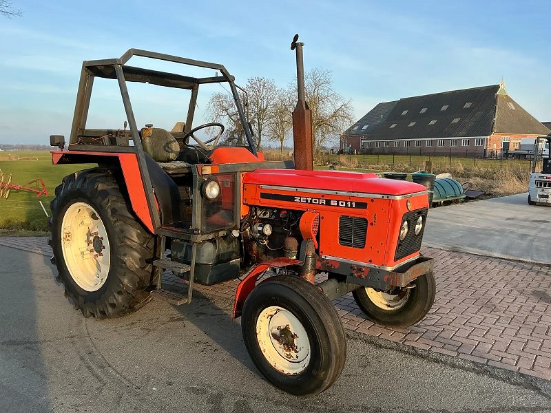 Prodej traktoru Zetor 6011 (1983) – 2WD, plně funkční – fotografie 3