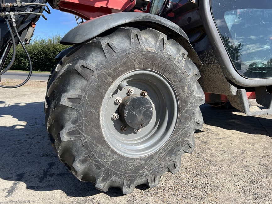 Teleskopický manipulátor manitou mlt 627 – fotografie 2