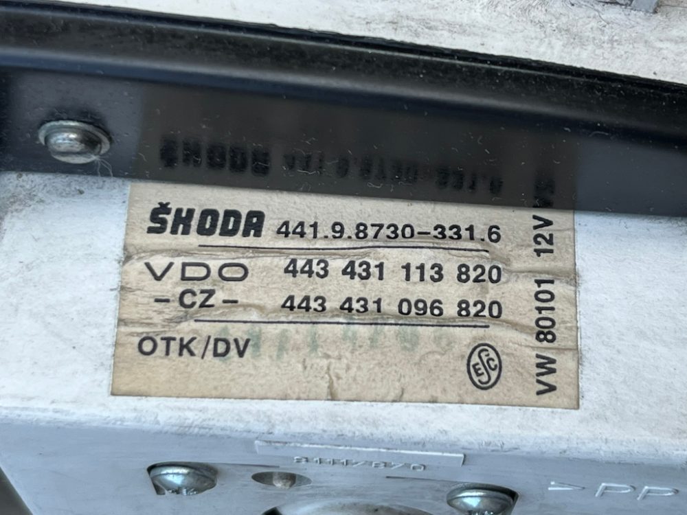 FELICIA obě zrcátka a přístrojovky – fotografie 3